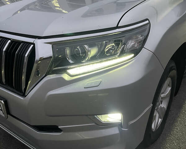 Серый Тойота Ленд Крузер Прадо, объемом двигателя 2.8 л и пробегом 144 тыс. км за 37000 $, фото 40 на Automoto.ua