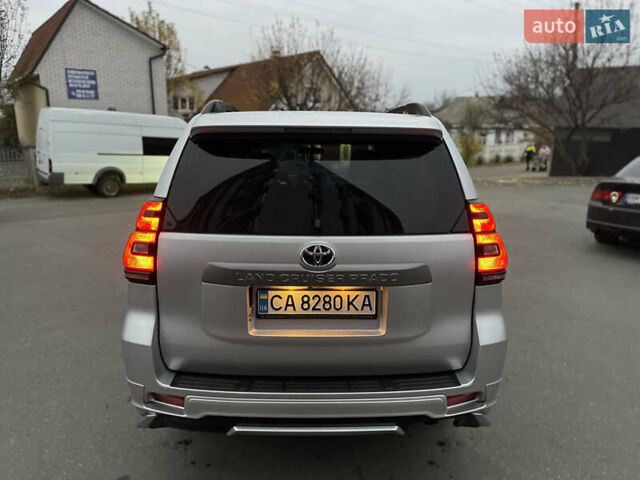 Серый Тойота Ленд Крузер Прадо, объемом двигателя 2.8 л и пробегом 144 тыс. км за 37000 $, фото 12 на Automoto.ua