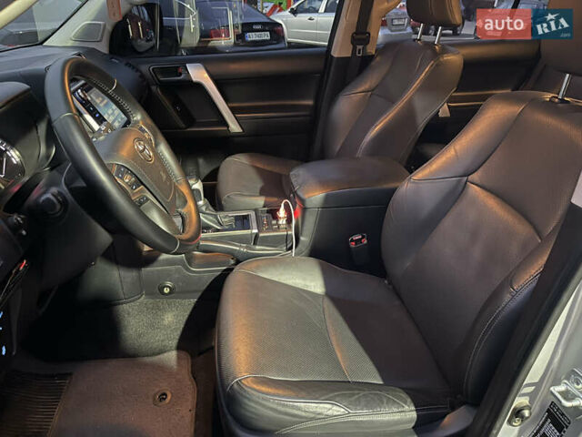 Серый Тойота Ленд Крузер Прадо, объемом двигателя 2.8 л и пробегом 144 тыс. км за 37000 $, фото 28 на Automoto.ua