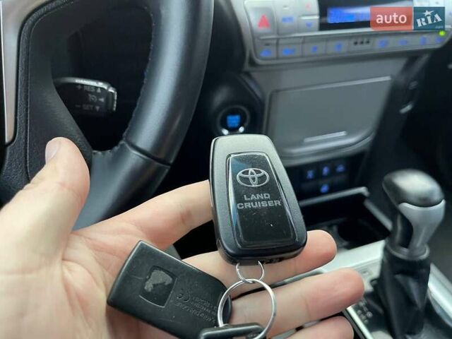 Серый Тойота Ленд Крузер Прадо, объемом двигателя 2.76 л и пробегом 145 тыс. км за 36500 $, фото 58 на Automoto.ua