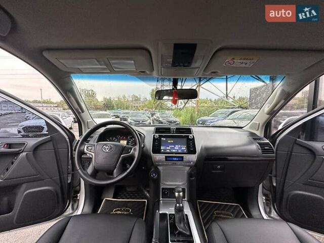 Серый Тойота Ленд Крузер Прадо, объемом двигателя 3.96 л и пробегом 123 тыс. км за 35200 $, фото 20 на Automoto.ua