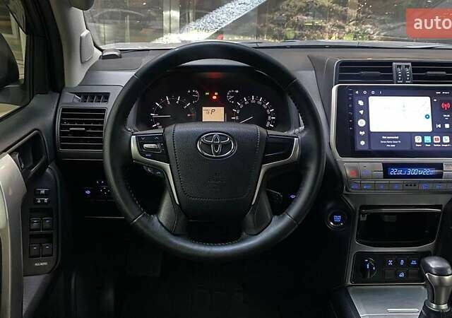 Сірий Тойота Ленд Крузер Прадо, об'ємом двигуна 3.96 л та пробігом 142 тис. км за 34913 $, фото 10 на Automoto.ua