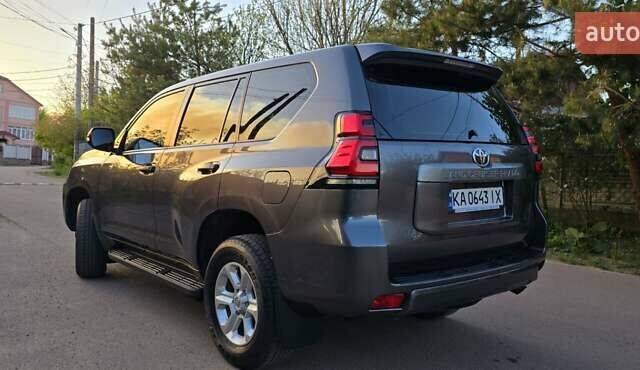 Сірий Тойота Ленд Крузер Прадо, об'ємом двигуна 2.69 л та пробігом 120 тис. км за 27790 $, фото 4 на Automoto.ua