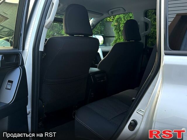 Серый Тойота Ленд Крузер Прадо, объемом двигателя 2.8 л и пробегом 139 тыс. км за 35900 $, фото 6 на Automoto.ua