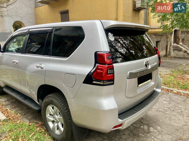 Серый Тойота Ленд Крузер Прадо, объемом двигателя 3.96 л и пробегом 110 тыс. км за 35900 $, фото 3 на Automoto.ua