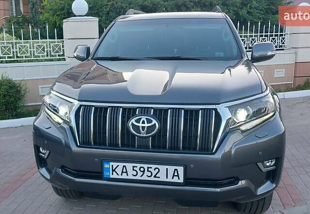Сірий Тойота Ленд Крузер Прадо, об'ємом двигуна 4 л та пробігом 120 тис. км за 36800 $, фото 3 на Automoto.ua