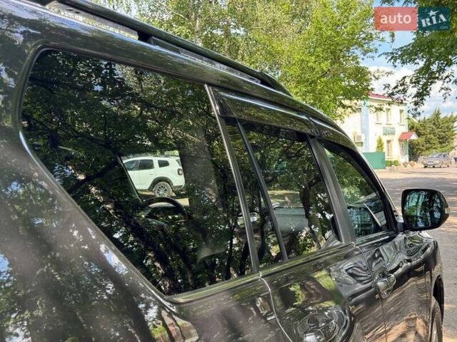Сірий Тойота Ленд Крузер Прадо, об'ємом двигуна 4 л та пробігом 129 тис. км за 39980 $, фото 25 на Automoto.ua