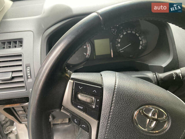 Серый Тойота Ленд Крузер Прадо, объемом двигателя 3.96 л и пробегом 110 тыс. км за 35900 $, фото 7 на Automoto.ua