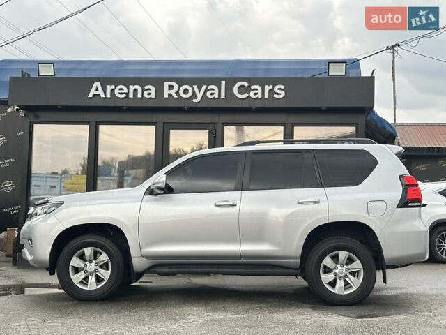 Серый Тойота Ленд Крузер Прадо, объемом двигателя 3.96 л и пробегом 123 тыс. км за 35200 $, фото 4 на Automoto.ua
