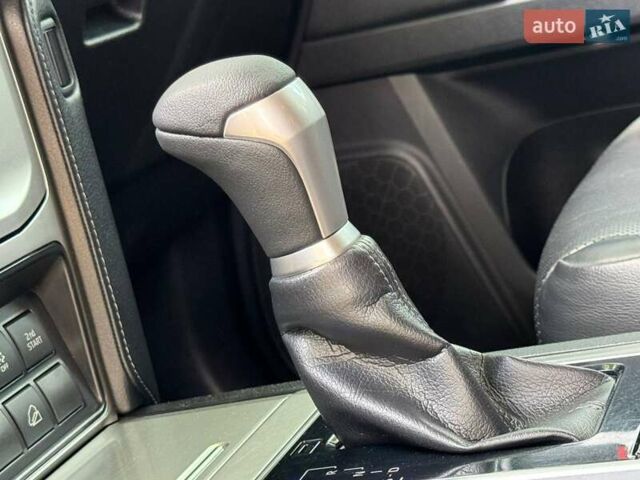Сірий Тойота Ленд Крузер Прадо, об'ємом двигуна 4 л та пробігом 129 тис. км за 39980 $, фото 47 на Automoto.ua
