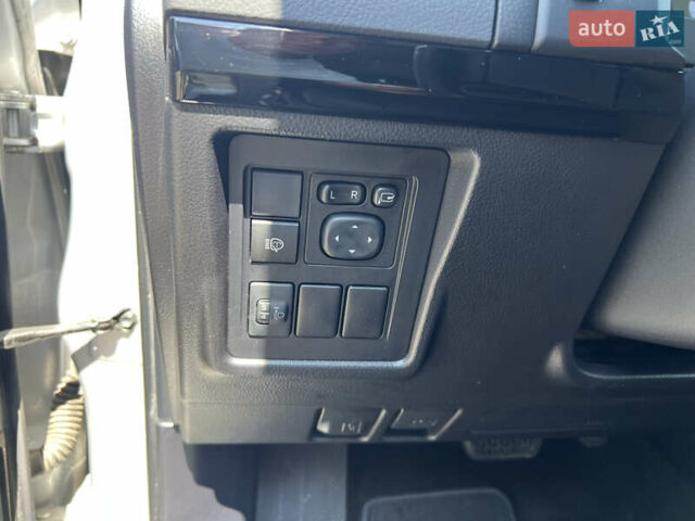 Сірий Тойота Ленд Крузер Прадо, об'ємом двигуна 4 л та пробігом 118 тис. км за 37500 $, фото 28 на Automoto.ua