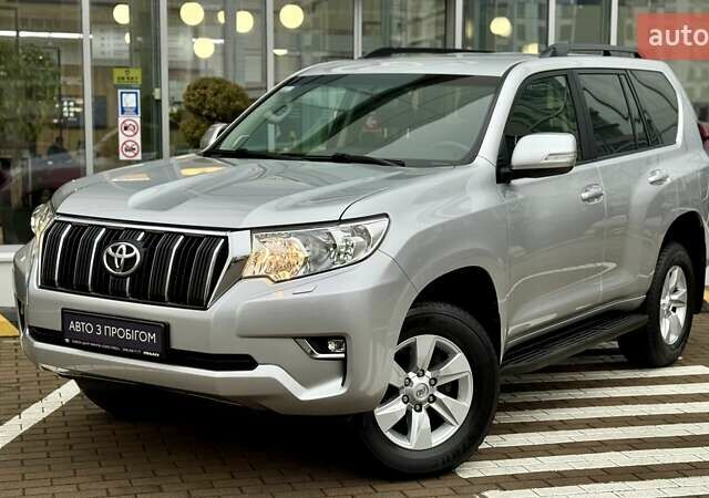 Сірий Тойота Ленд Крузер Прадо, об'ємом двигуна 2.75 л та пробігом 58 тис. км за 38252 $, фото 1 на Automoto.ua