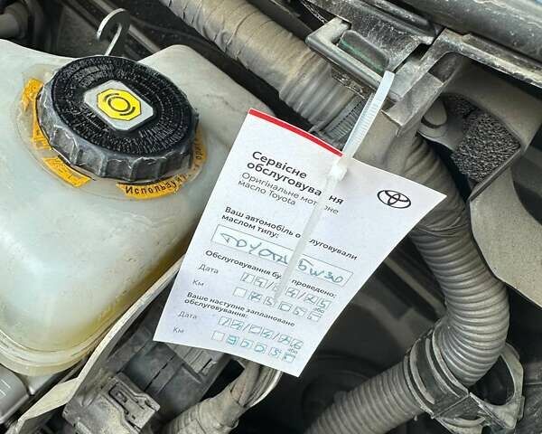 Сірий Тойота Ленд Крузер Прадо, об'ємом двигуна 4 л та пробігом 80 тис. км за 37500 $, фото 17 на Automoto.ua