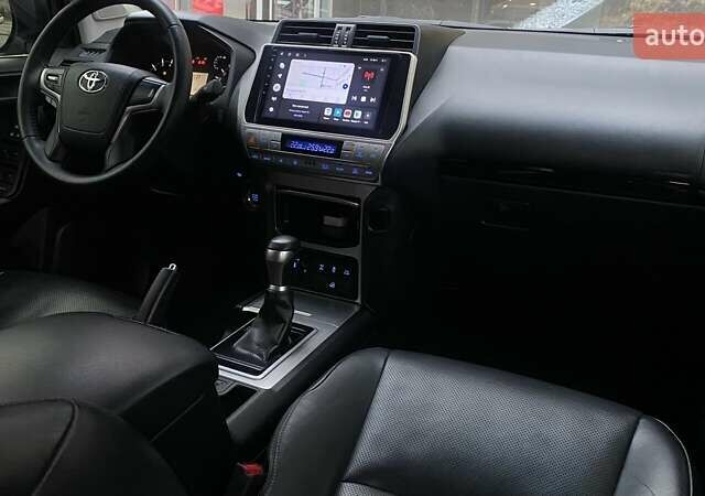 Сірий Тойота Ленд Крузер Прадо, об'ємом двигуна 3.96 л та пробігом 142 тис. км за 34913 $, фото 11 на Automoto.ua