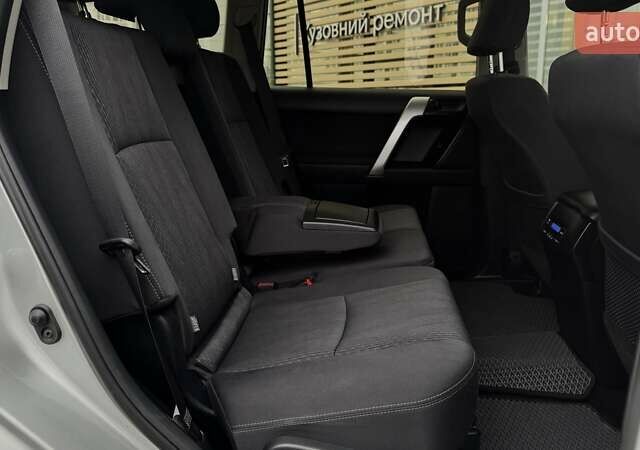 Сірий Тойота Ленд Крузер Прадо, об'ємом двигуна 2.75 л та пробігом 58 тис. км за 38252 $, фото 14 на Automoto.ua