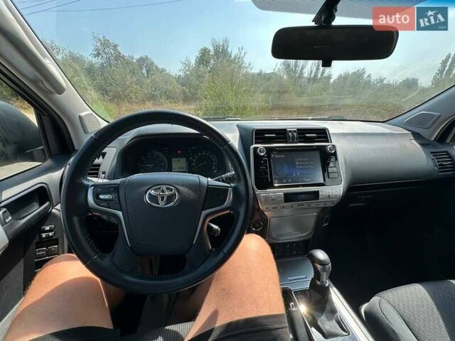 Сірий Тойота Ленд Крузер Прадо, об'ємом двигуна 4 л та пробігом 80 тис. км за 37500 $, фото 10 на Automoto.ua