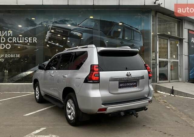 Сірий Тойота Ленд Крузер Прадо, об'ємом двигуна 3.96 л та пробігом 142 тис. км за 34913 $, фото 1 на Automoto.ua