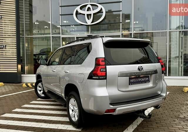 Сірий Тойота Ленд Крузер Прадо, об'ємом двигуна 2.75 л та пробігом 58 тис. км за 38252 $, фото 2 на Automoto.ua