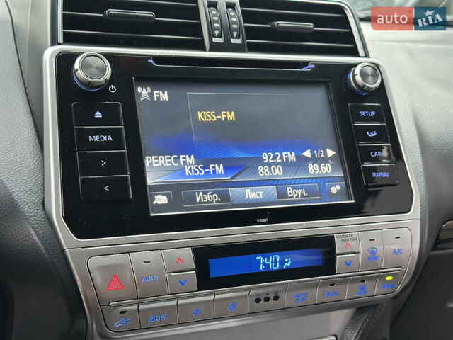 Серый Тойота Ленд Крузер Прадо, объемом двигателя 3.96 л и пробегом 123 тыс. км за 35200 $, фото 30 на Automoto.ua