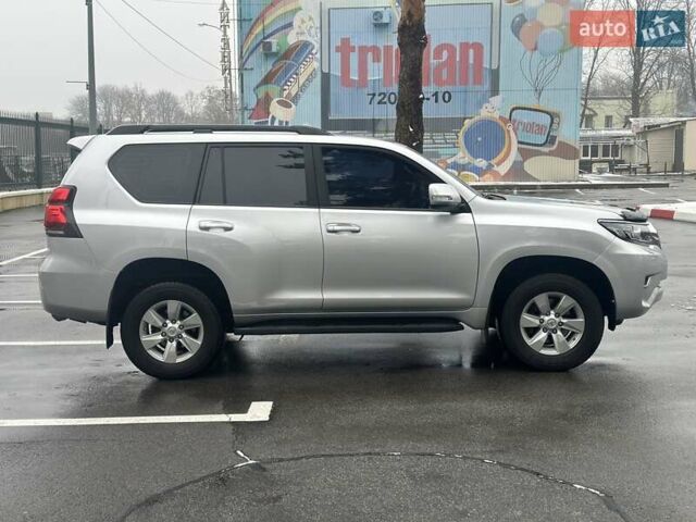 Серый Тойота Ленд Крузер Прадо, объемом двигателя 3.96 л и пробегом 123 тыс. км за 33500 $, фото 6 на Automoto.ua