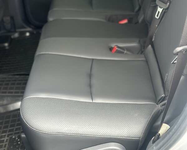 Серый Тойота Ленд Крузер Прадо, объемом двигателя 3.96 л и пробегом 123 тыс. км за 33500 $, фото 15 на Automoto.ua