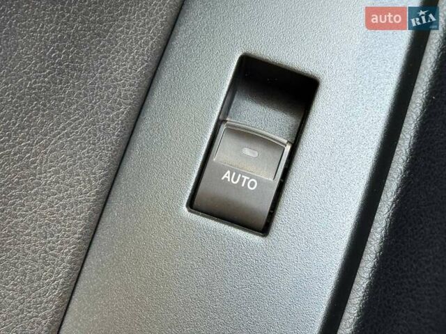 Сірий Тойота Ленд Крузер Прадо, об'ємом двигуна 4 л та пробігом 129 тис. км за 39980 $, фото 54 на Automoto.ua