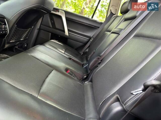 Сірий Тойота Ленд Крузер Прадо, об'ємом двигуна 4 л та пробігом 129 тис. км за 39980 $, фото 55 на Automoto.ua