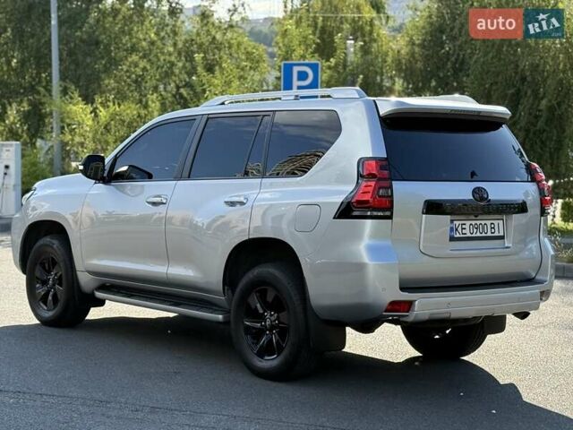 Сірий Тойота Ленд Крузер Прадо, об'ємом двигуна 4 л та пробігом 148 тис. км за 38999 $, фото 9 на Automoto.ua