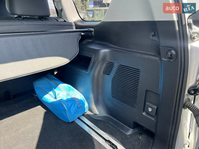 Сірий Тойота Ленд Крузер Прадо, об'ємом двигуна 4 л та пробігом 118 тис. км за 37500 $, фото 17 на Automoto.ua