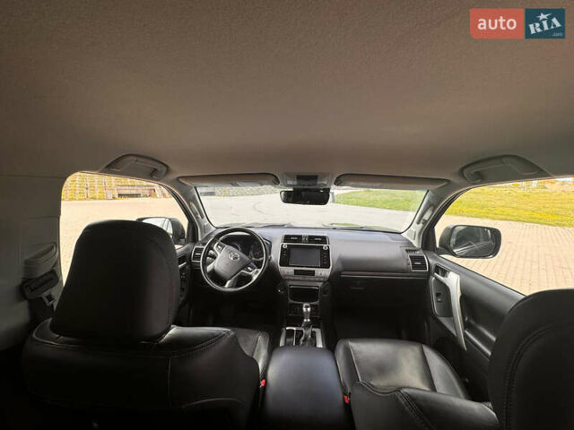 Серый Тойота Ленд Крузер Прадо, объемом двигателя 3.96 л и пробегом 130 тыс. км за 40500 $, фото 4 на Automoto.ua