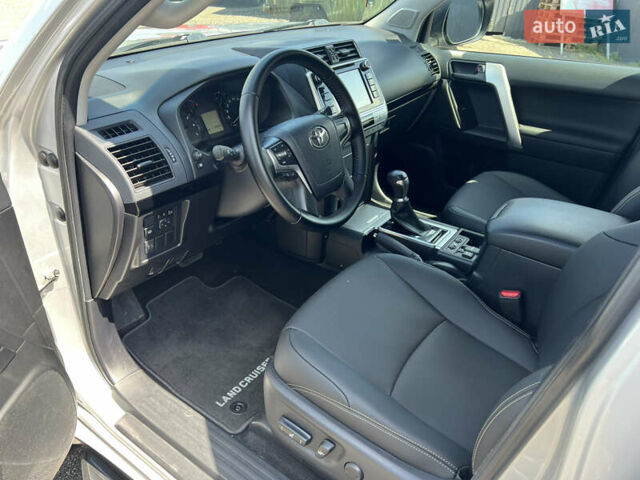 Сірий Тойота Ленд Крузер Прадо, об'ємом двигуна 4 л та пробігом 118 тис. км за 37500 $, фото 13 на Automoto.ua