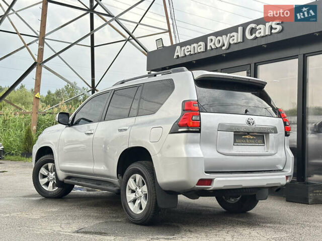 Серый Тойота Ленд Крузер Прадо, объемом двигателя 3.96 л и пробегом 123 тыс. км за 35200 $, фото 3 на Automoto.ua