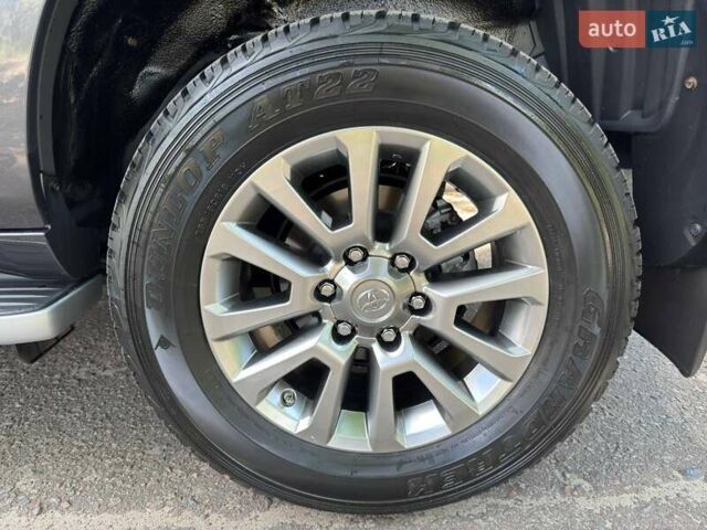 Сірий Тойота Ленд Крузер Прадо, об'ємом двигуна 4 л та пробігом 129 тис. км за 39980 $, фото 31 на Automoto.ua