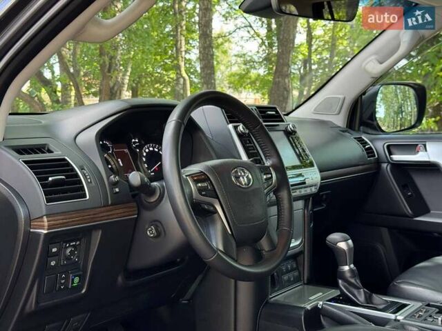 Сірий Тойота Ленд Крузер Прадо, об'ємом двигуна 4 л та пробігом 129 тис. км за 39980 $, фото 42 на Automoto.ua