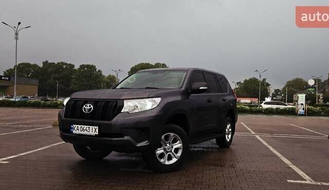 Сірий Тойота Ленд Крузер Прадо, об'ємом двигуна 2.69 л та пробігом 120 тис. км за 27790 $, фото 1 на Automoto.ua