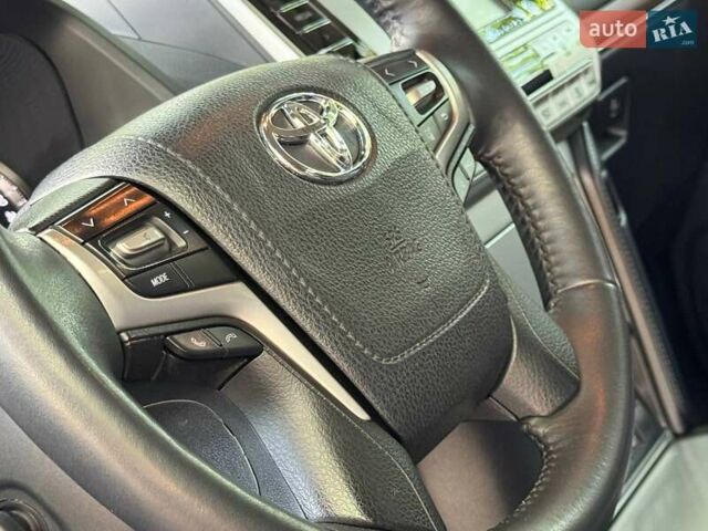 Сірий Тойота Ленд Крузер Прадо, об'ємом двигуна 4 л та пробігом 129 тис. км за 39980 $, фото 48 на Automoto.ua