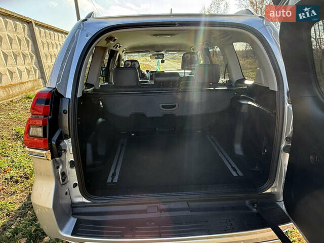 Сірий Тойота Ленд Крузер Прадо, об'ємом двигуна 4 л та пробігом 111 тис. км за 51000 $, фото 1 на Automoto.ua