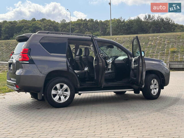 Серый Тойота Ленд Крузер Прадо, объемом двигателя 3.96 л и пробегом 130 тыс. км за 40500 $, фото 5 на Automoto.ua
