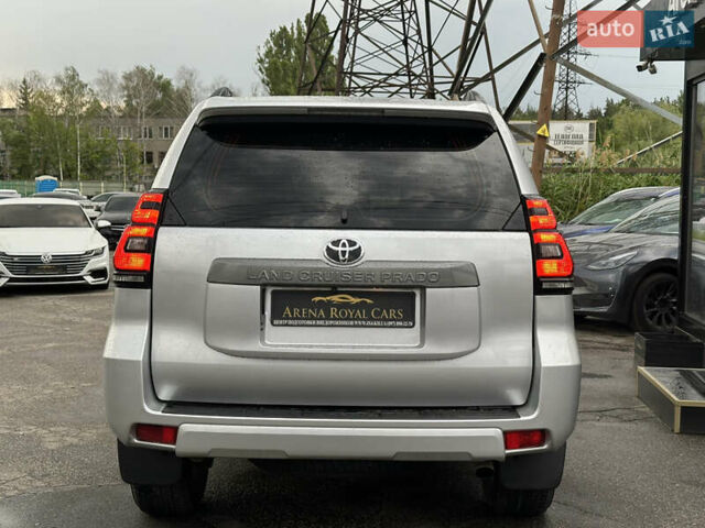 Серый Тойота Ленд Крузер Прадо, объемом двигателя 3.96 л и пробегом 123 тыс. км за 35200 $, фото 10 на Automoto.ua