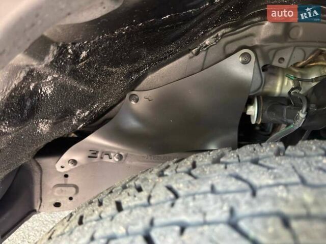 Сірий Тойота Ленд Крузер Прадо, об'ємом двигуна 4 л та пробігом 129 тис. км за 39980 $, фото 39 на Automoto.ua