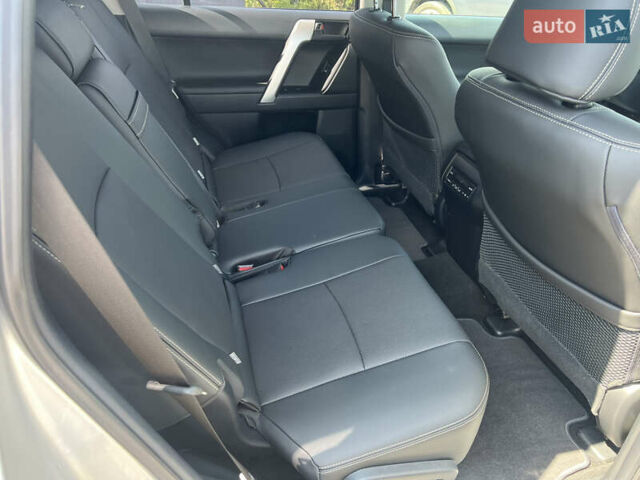 Сірий Тойота Ленд Крузер Прадо, об'ємом двигуна 4 л та пробігом 118 тис. км за 37500 $, фото 12 на Automoto.ua