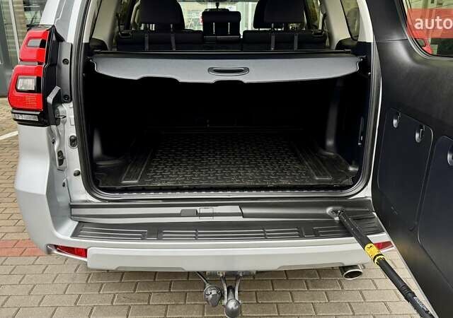 Сірий Тойота Ленд Крузер Прадо, об'ємом двигуна 2.75 л та пробігом 58 тис. км за 38252 $, фото 10 на Automoto.ua