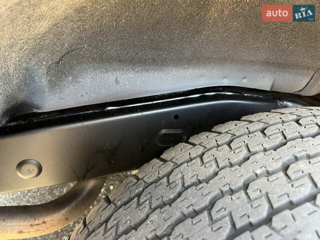 Сірий Тойота Ленд Крузер Прадо, об'ємом двигуна 4 л та пробігом 118 тис. км за 37500 $, фото 34 на Automoto.ua