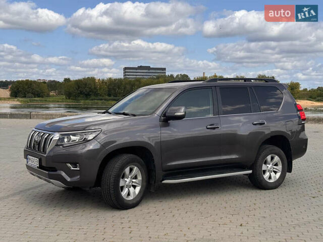Серый Тойота Ленд Крузер Прадо, объемом двигателя 3.96 л и пробегом 130 тыс. км за 40500 $, фото 1 на Automoto.ua