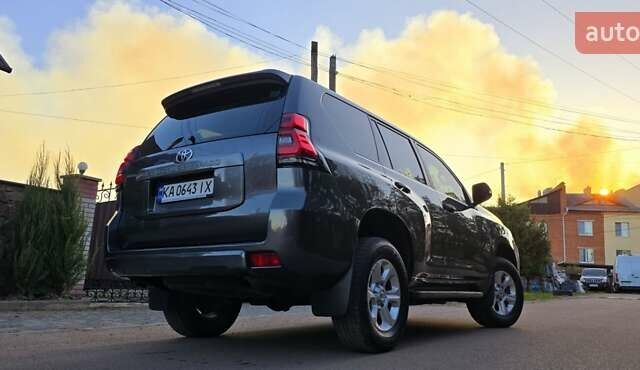 Сірий Тойота Ленд Крузер Прадо, об'ємом двигуна 2.69 л та пробігом 120 тис. км за 27790 $, фото 6 на Automoto.ua