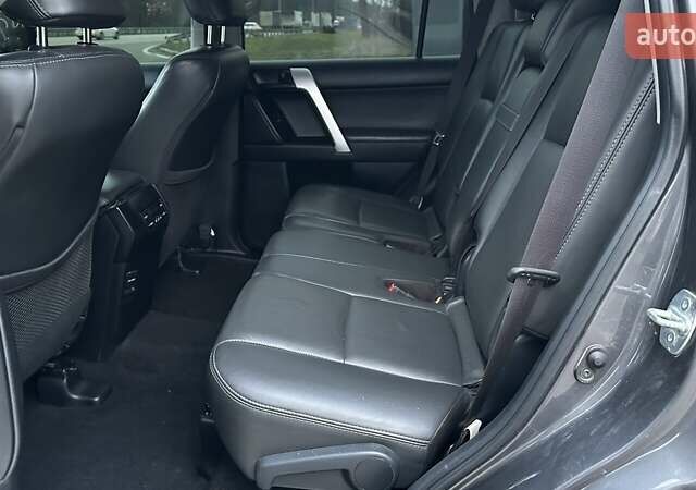 Сірий Тойота Ленд Крузер Прадо, об'ємом двигуна 2.75 л та пробігом 171 тис. км за 37000 $, фото 6 на Automoto.ua