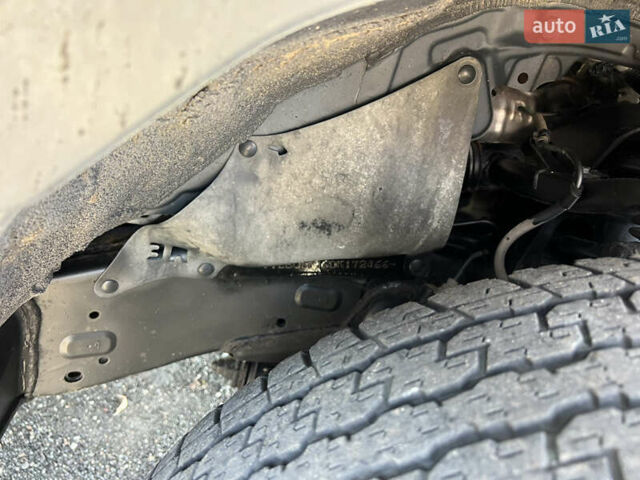 Сірий Тойота Ленд Крузер Прадо, об'ємом двигуна 4 л та пробігом 118 тис. км за 37500 $, фото 35 на Automoto.ua