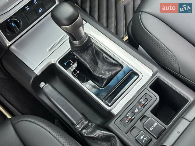 Серый Тойота Ленд Крузер Прадо, объемом двигателя 3.96 л и пробегом 123 тыс. км за 35200 $, фото 33 на Automoto.ua