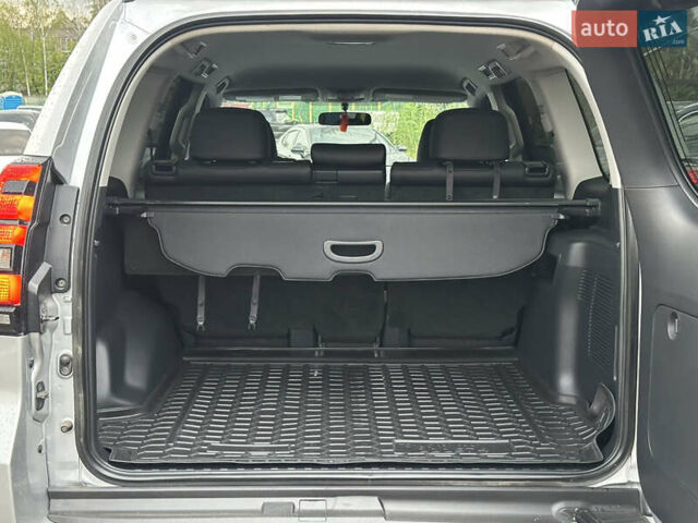 Серый Тойота Ленд Крузер Прадо, объемом двигателя 3.96 л и пробегом 123 тыс. км за 35200 $, фото 11 на Automoto.ua