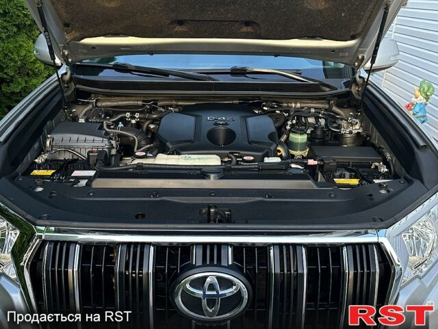 Серый Тойота Ленд Крузер Прадо, объемом двигателя 2.8 л и пробегом 139 тыс. км за 35900 $, фото 8 на Automoto.ua